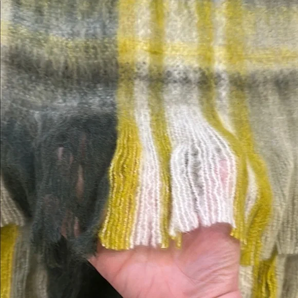 Karma Living throw blanket EUC - Picture 6 of 6